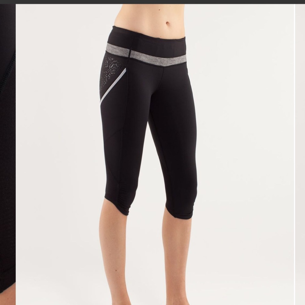 Lululemon Black Run A Marathon Crops Size  6 EUC